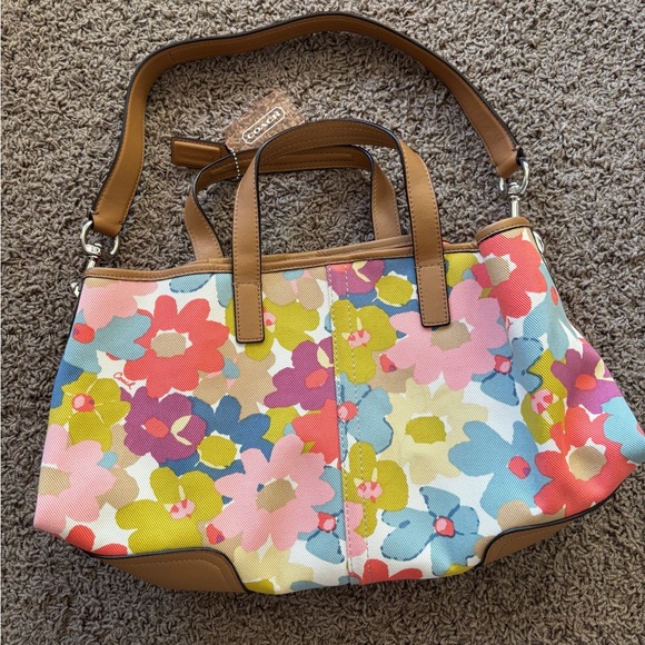 Coach Floral Canvas Tote VVGUC - Picture 6 of 6